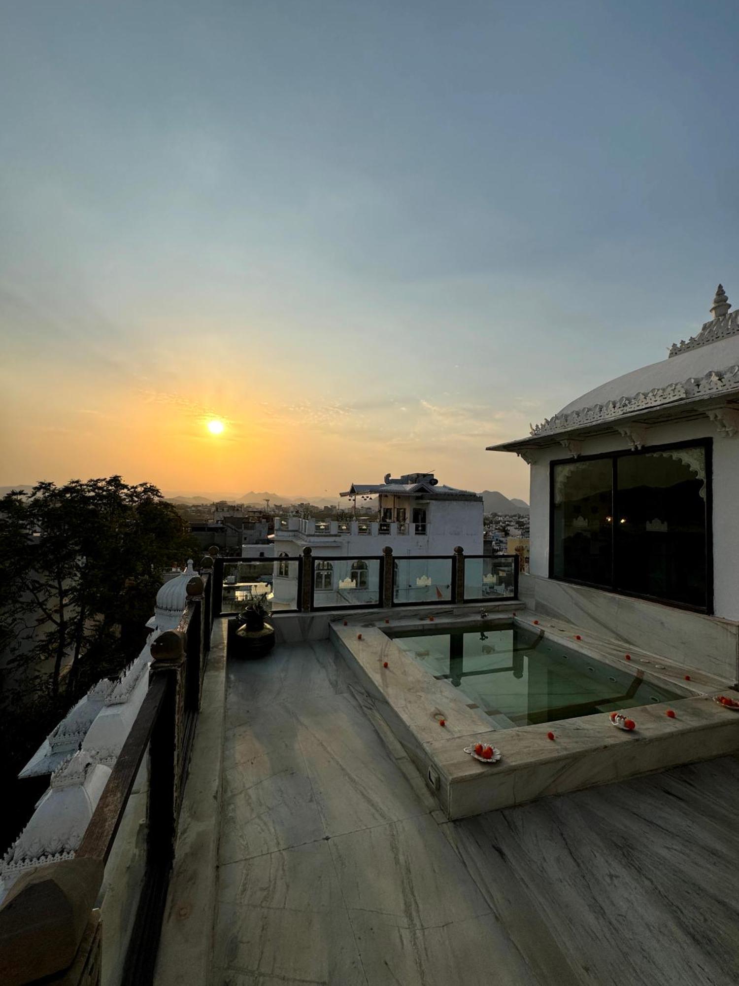 Udai Kothi 3*